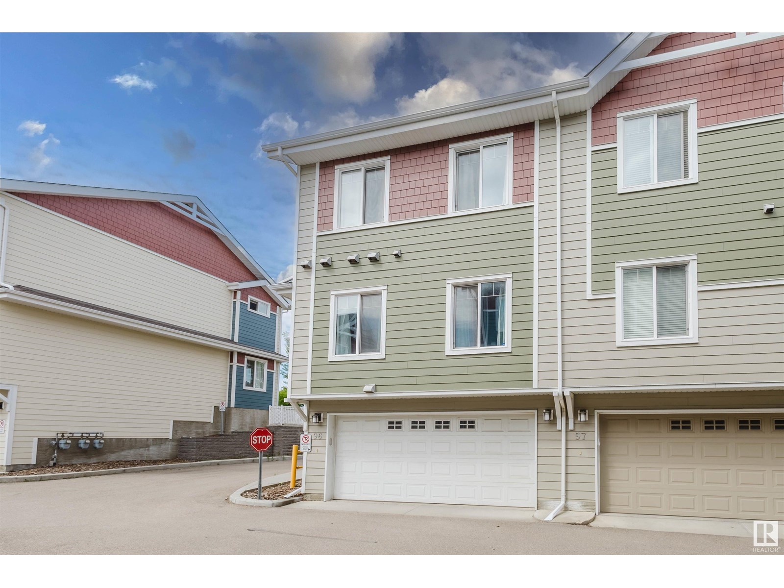 Photo 41 of 96 2003 Rabbit Hill Rd Nw, Edmonton AB