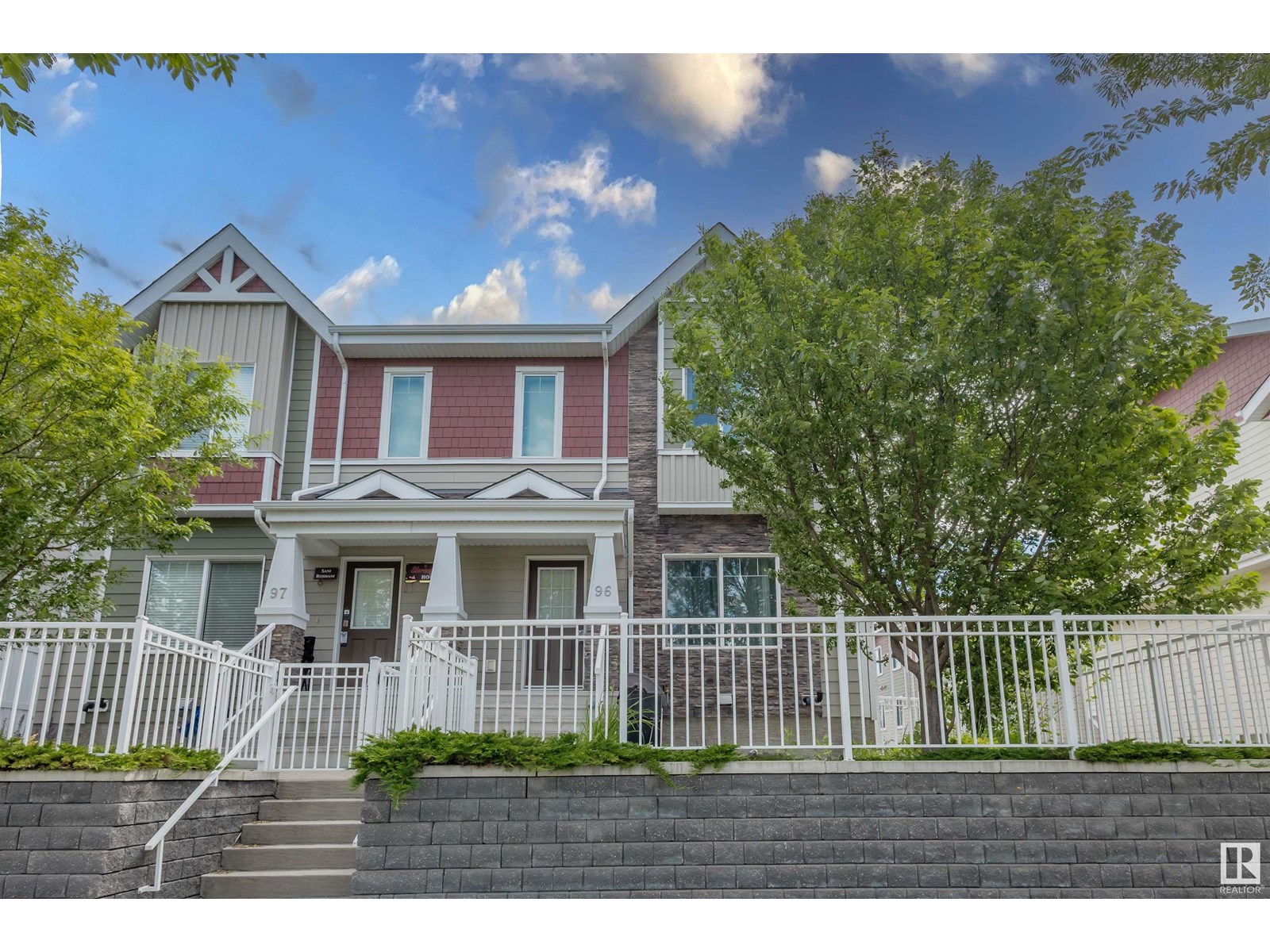 Photo 1 of 96 2003 Rabbit Hill Rd Nw, Edmonton AB