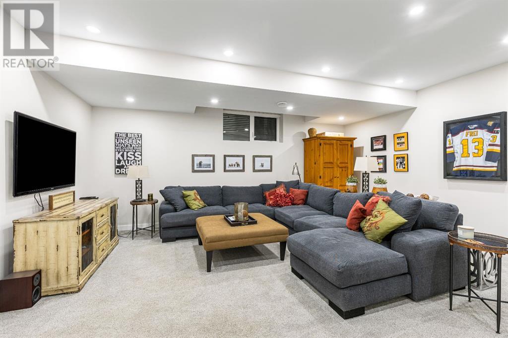 Single Family House for Sale in   Avenue NW Montgomery Calgary 