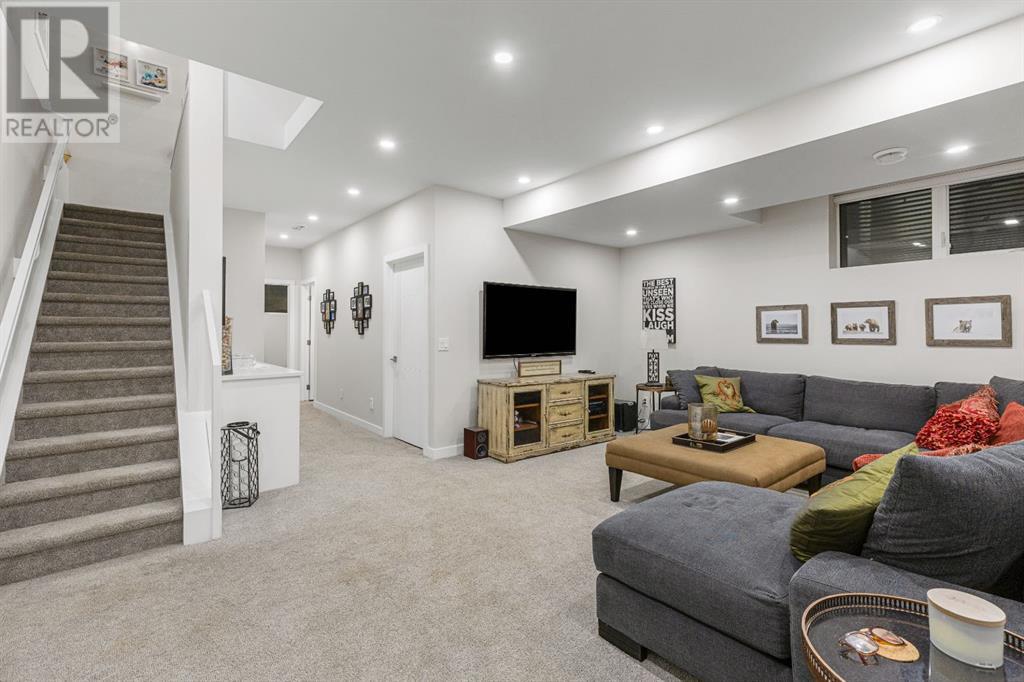 Single Family House for Sale in   Avenue NW Montgomery Calgary 