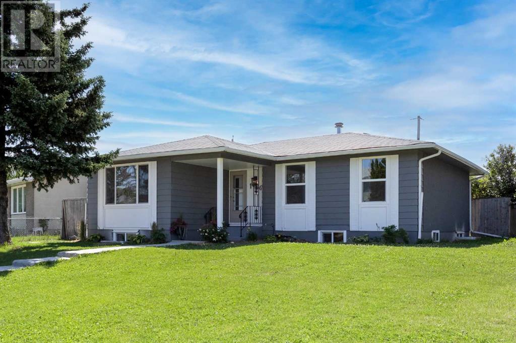 Single Family House Bungalow for Sale in  Pensacola Way SE Penbrooke Meadows Calgary 