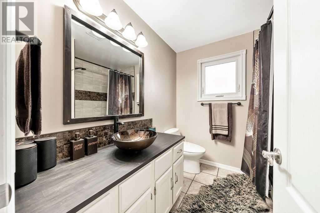 Single Family House Bungalow for Sale in  Falwood Place NE Falconridge Calgary 