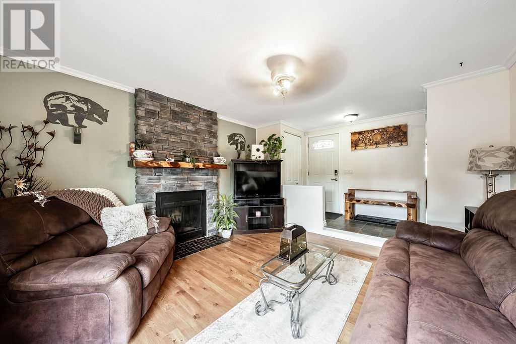 Single Family House Bungalow for Sale in  Falwood Place NE Falconridge Calgary 