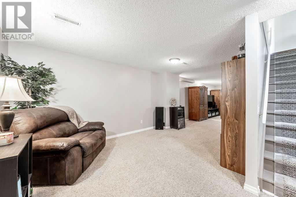 Single Family House Bungalow for Sale in  Falwood Place NE Falconridge Calgary 