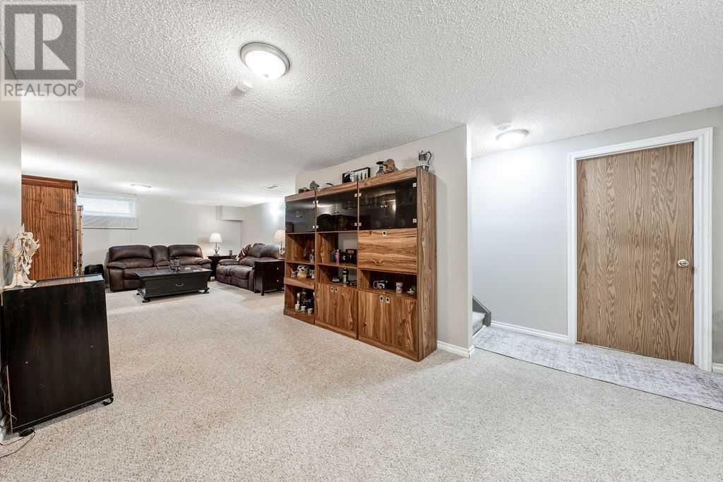 Single Family House Bungalow for Sale in  Falwood Place NE Falconridge Calgary 