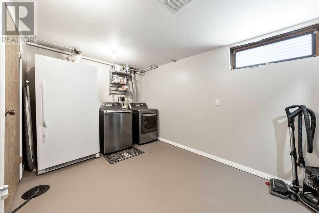 Single Family House Bungalow for Sale in  Falwood Place NE Falconridge Calgary 