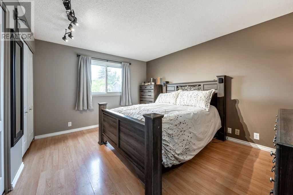 Single Family House Bungalow for Sale in  Falwood Place NE Falconridge Calgary 