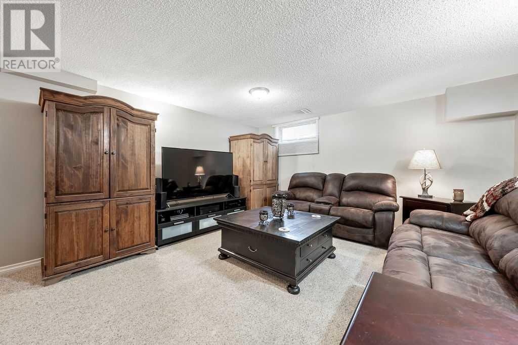 Single Family House Bungalow for Sale in  Falwood Place NE Falconridge Calgary 
