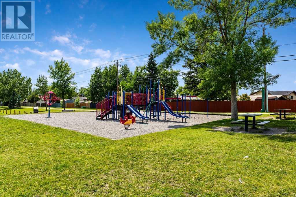 Single Family House Bungalow for Sale in  Falwood Place NE Falconridge Calgary 