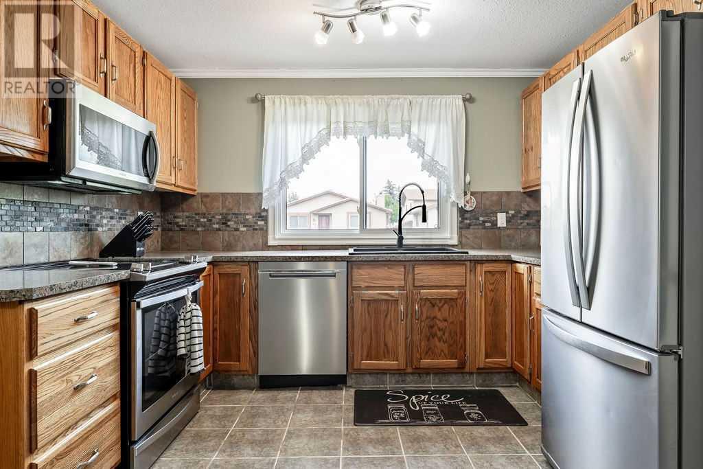 Single Family House Bungalow for Sale in  Falwood Place NE Falconridge Calgary 