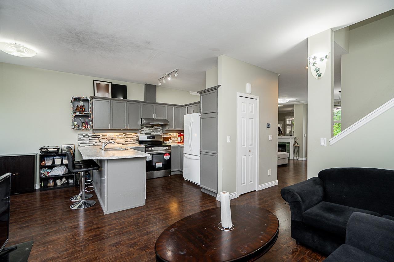 Photo 12 of 1 14877 58 Avenue, Surrey BC