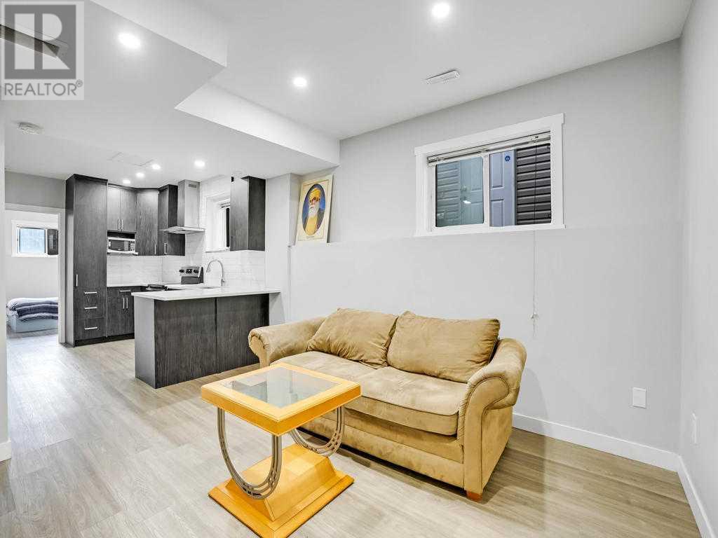 Single Family House Bi-level for Sale in  Tarawood Close NE Taradale Calgary 
