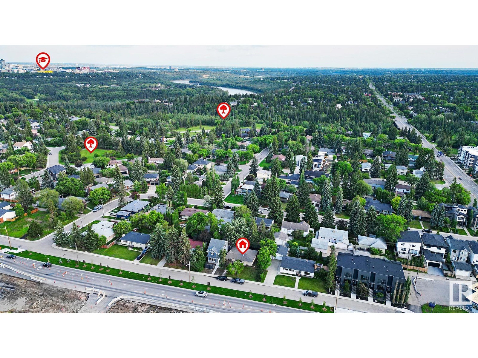 Photo 10 of 13915 13919 102 Av Nw, Edmonton AB