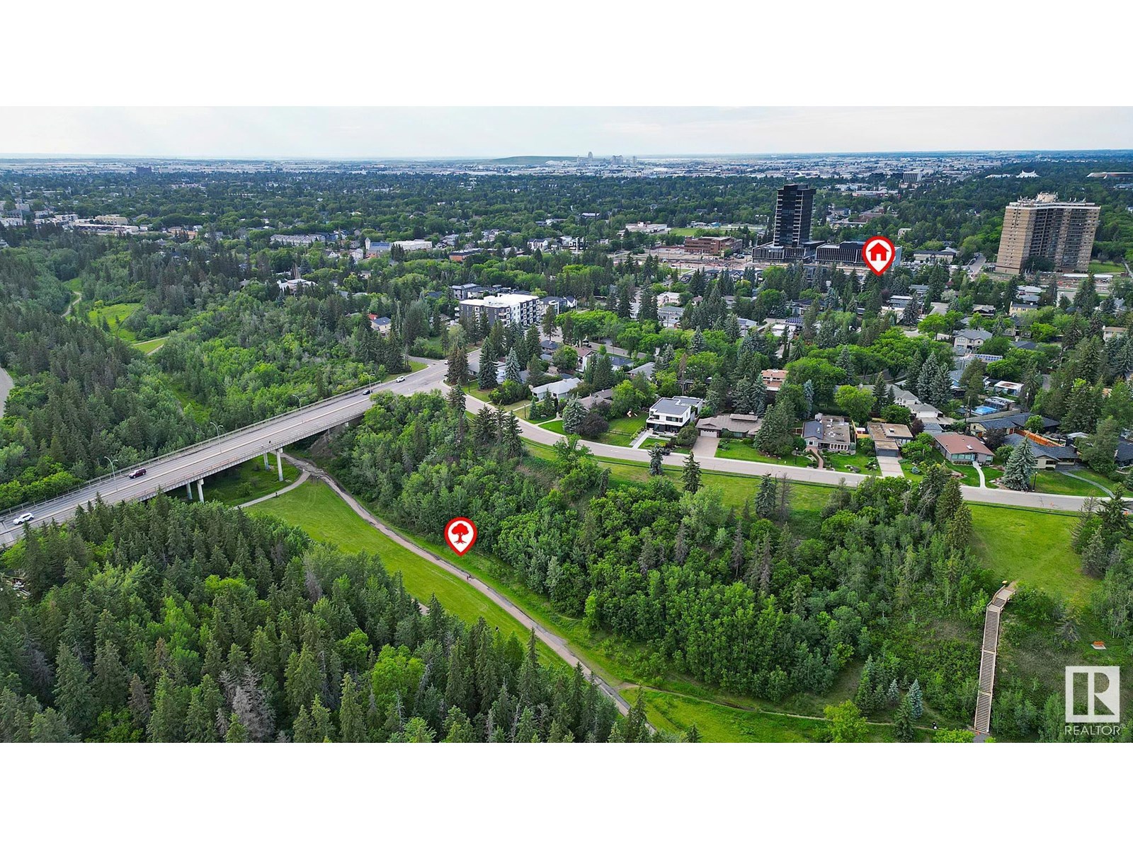 Photo 11 of 13915 13919 102 Av Nw, Edmonton AB