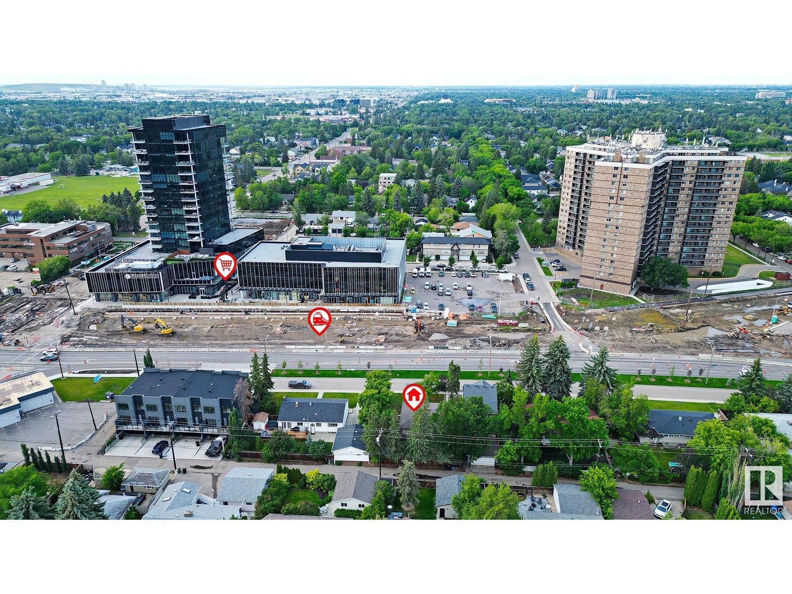 Photo 12 of 13915 13919 102 Av Nw, Edmonton AB