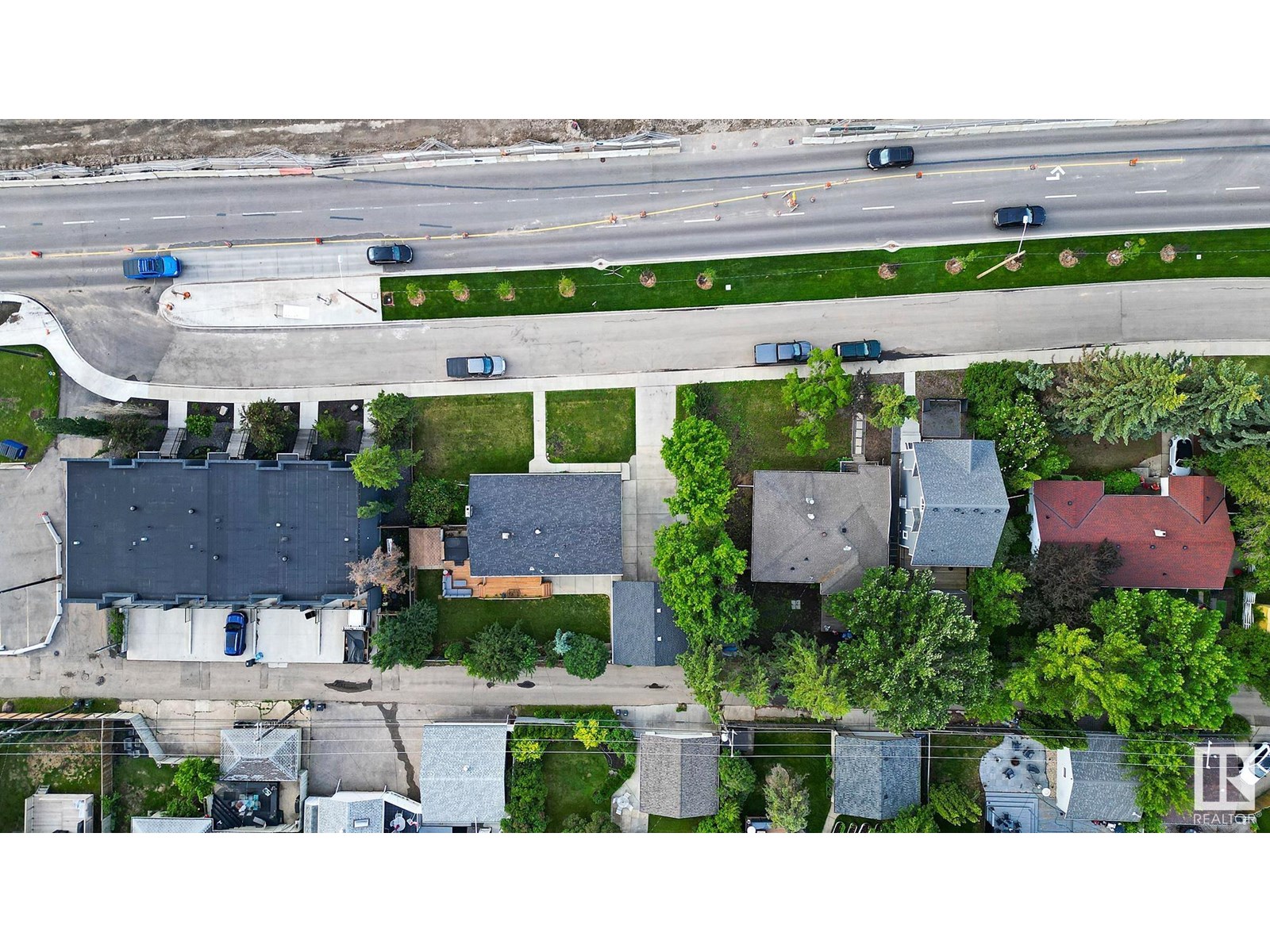 Photo 7 of 13915 13919 102 Av Nw, Edmonton AB