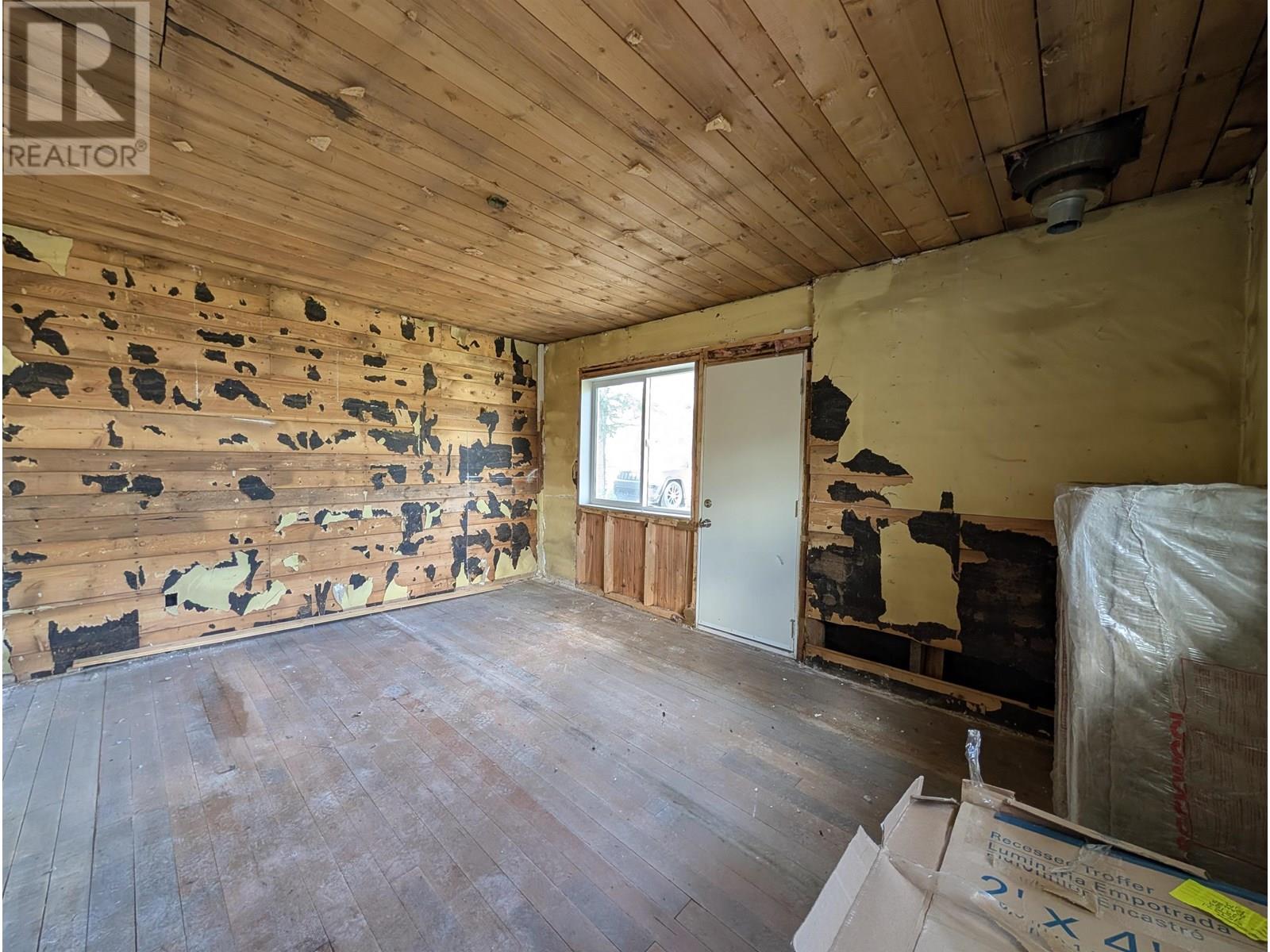 Photo 7 of 405 Moffat Street, Prince George BC