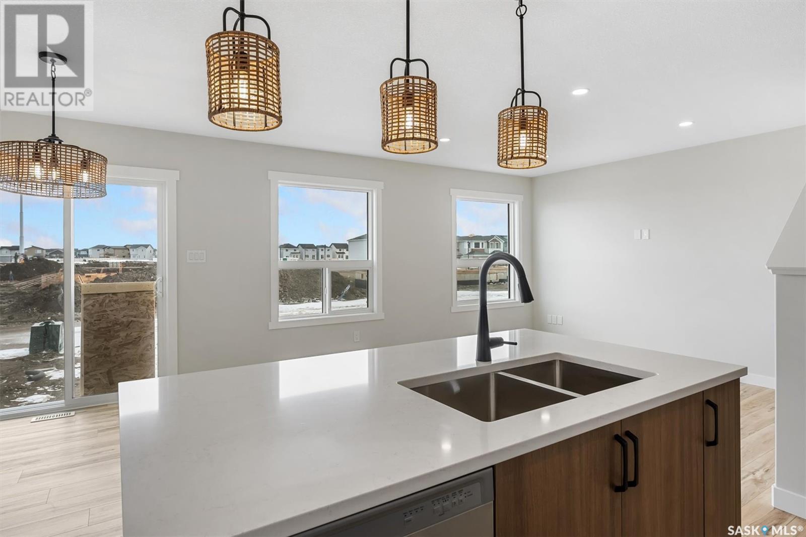 Photo 9 of 418 Kinloch Crescent, Saskatoon SK