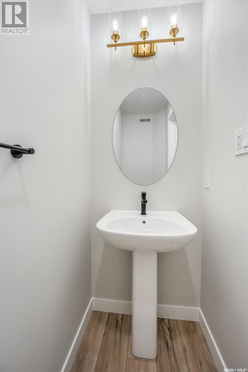 Photo 13 of 418 Kinloch Crescent, Saskatoon SK