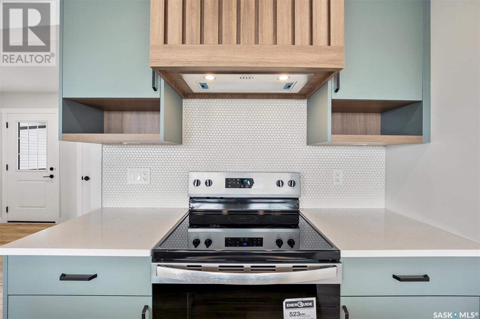 Photo 6 of 418 Kinloch Crescent, Saskatoon SK