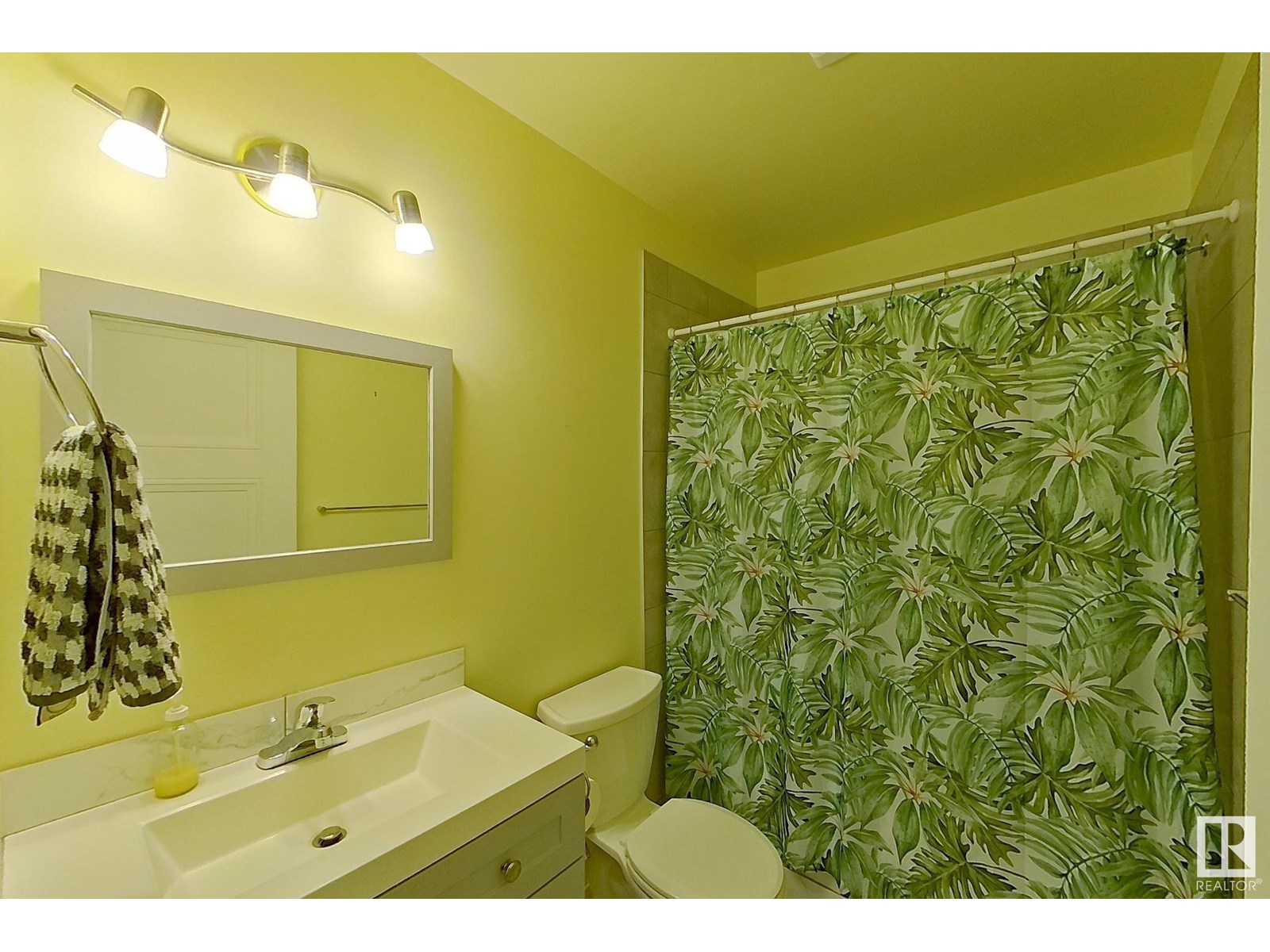 Photo 42 of 17535 13 Av Sw, Edmonton AB