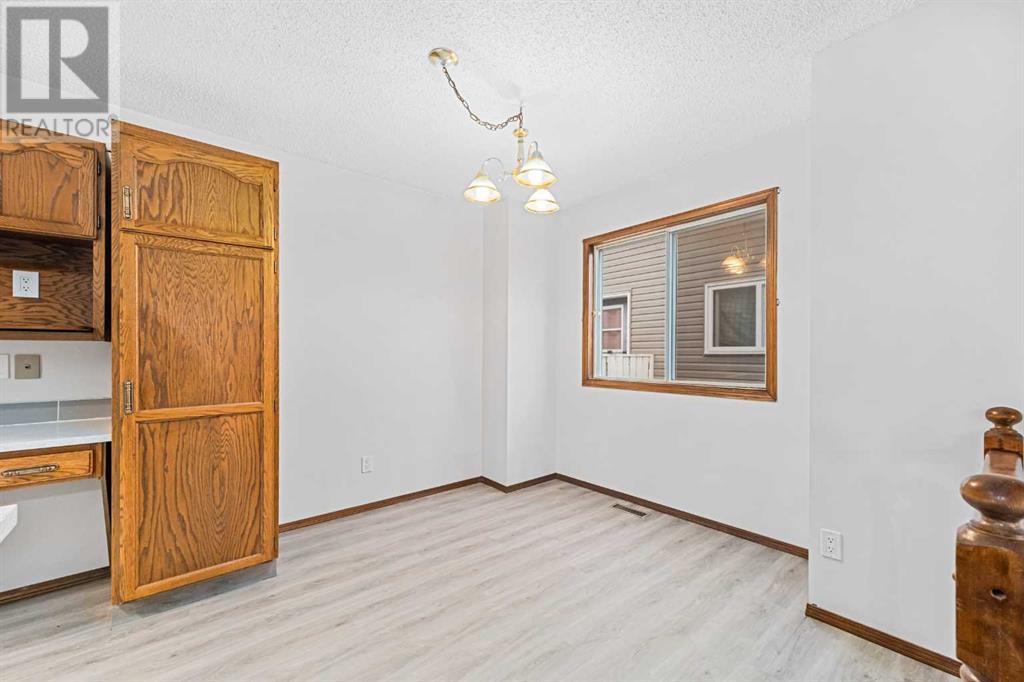 Single Family House 4 Level for Sale in  Sandstone Drive NW Sandstone Valley Calgary 