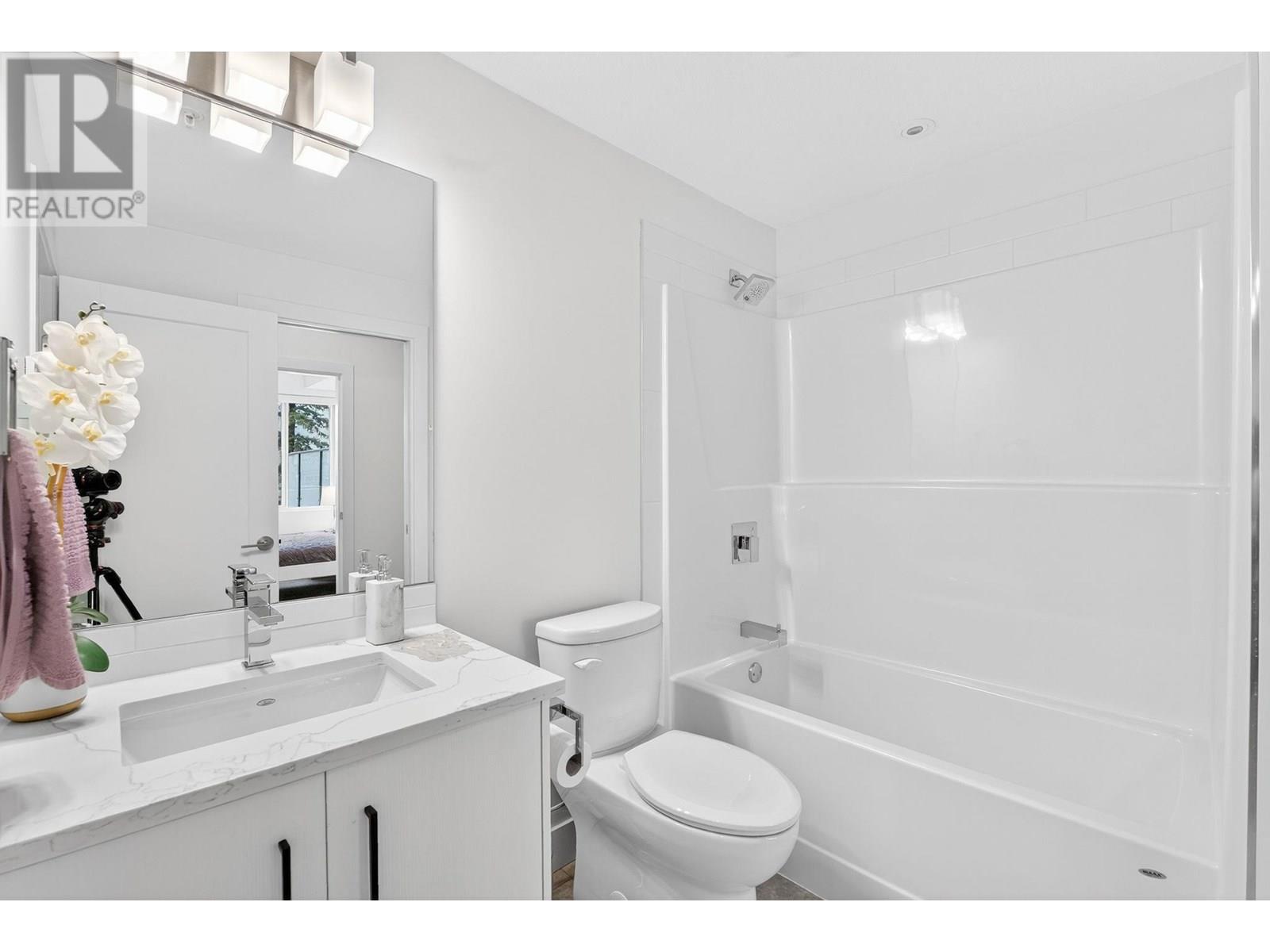 3434 Mckinley Beach Drive Unit# 108, Kelowna