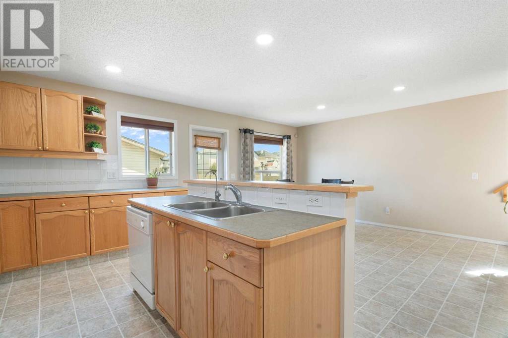 Single Family House for Sale in  Tarington Gardens NE Taradale Calgary 