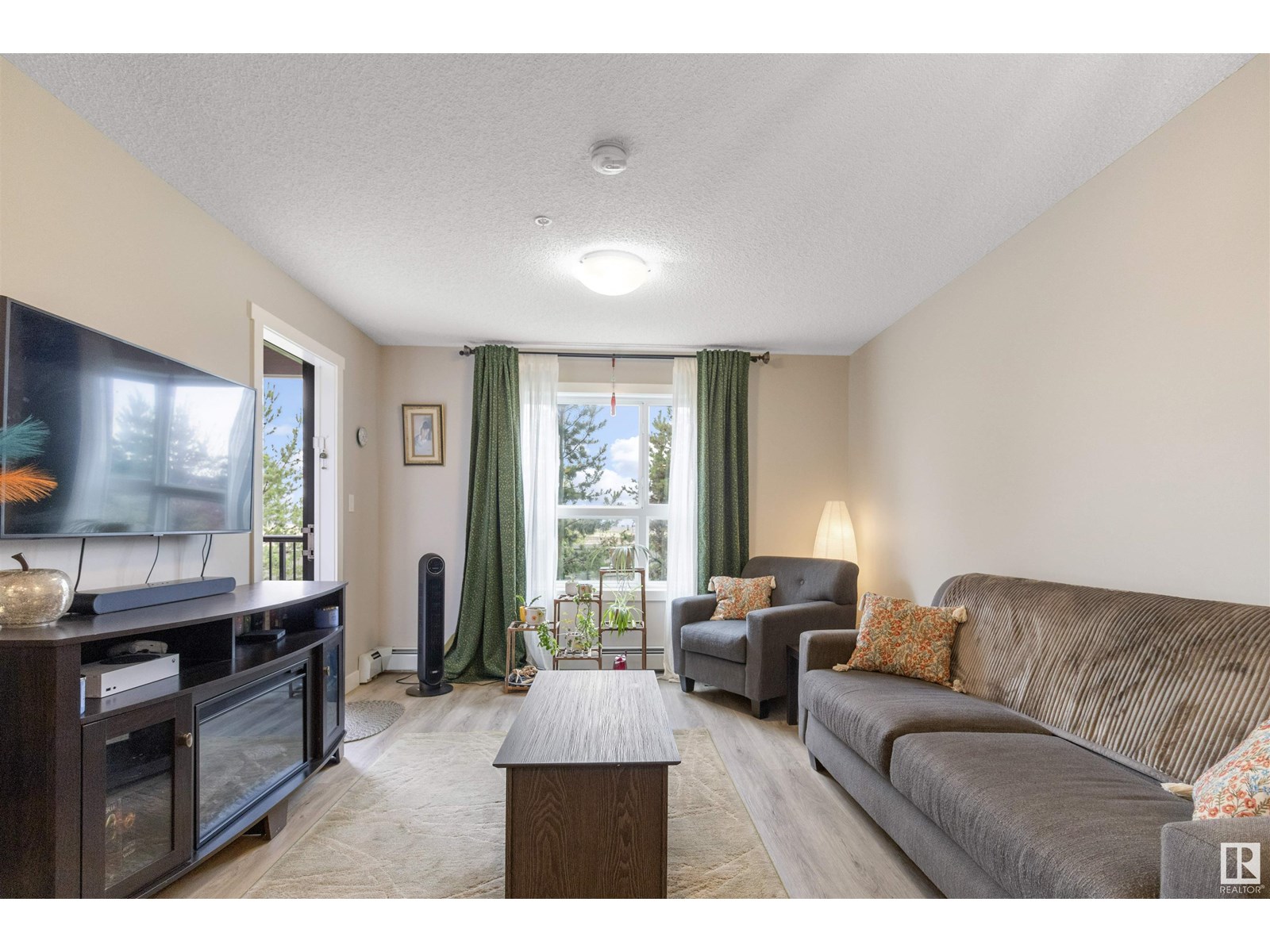Photo 11 of 101 1506 Tamarack Bv Nw, Edmonton AB