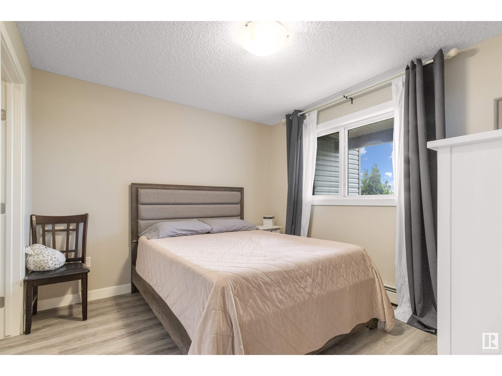 Photo 9 of 101 1506 Tamarack Bv Nw, Edmonton AB
