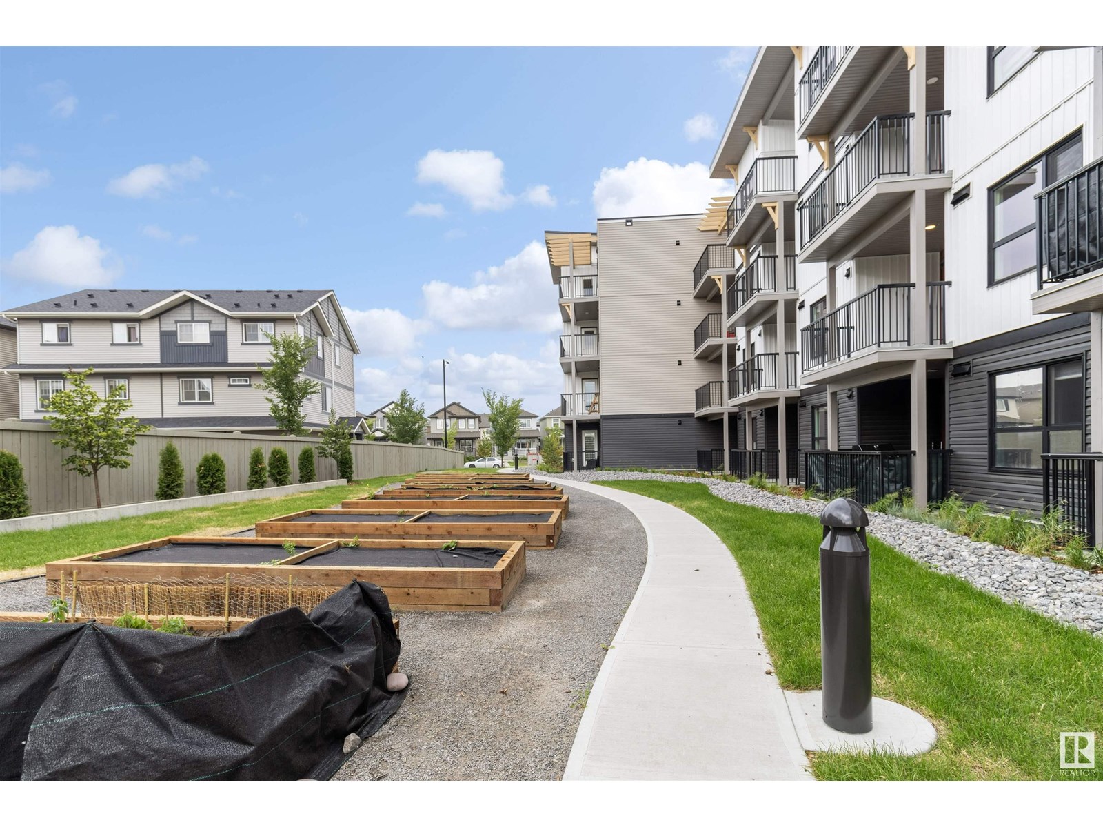 Photo 25 of 101 1506 Tamarack Bv Nw, Edmonton AB