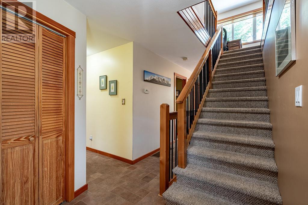 6105 Pine Ridge Road, Kaslo