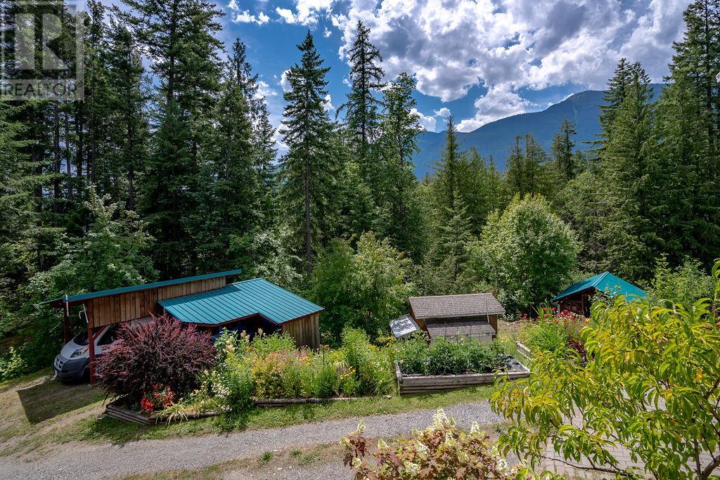 6105 Pine Ridge Road, Kaslo