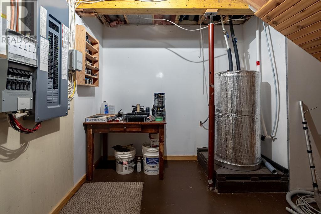 6105 Pine Ridge Road, Kaslo