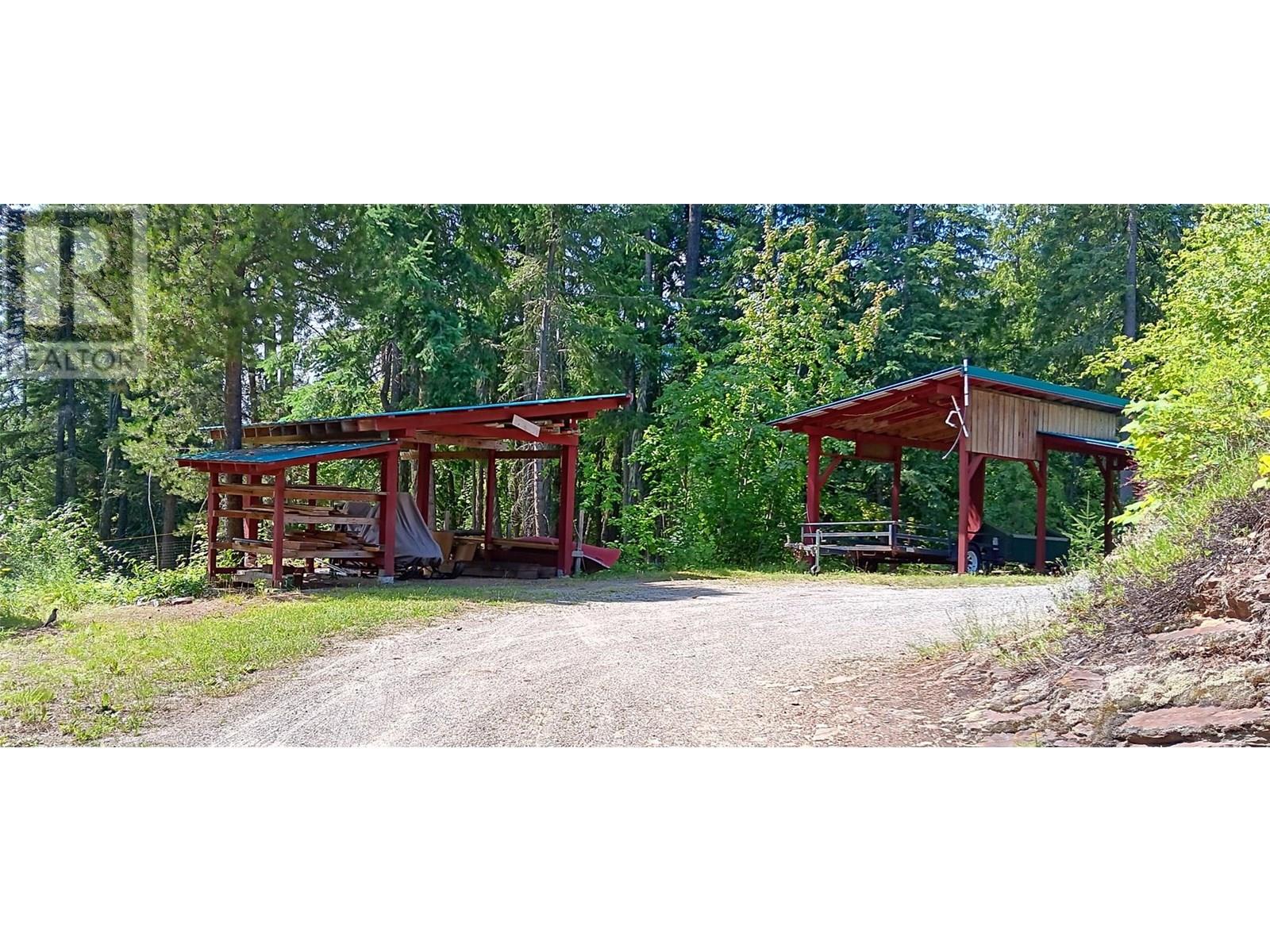 6105 Pine Ridge Road, Kaslo