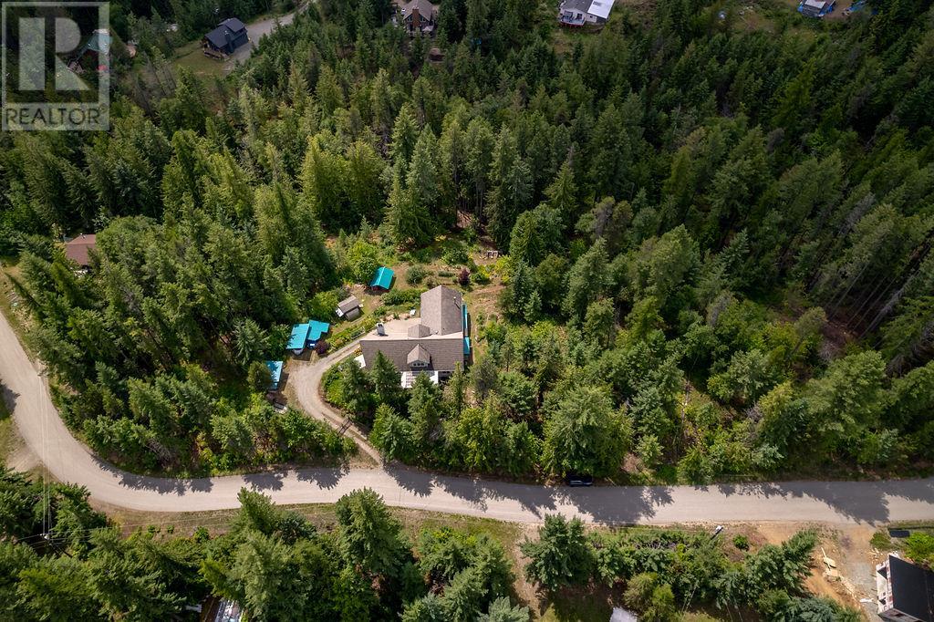 6105 Pine Ridge Road, Kaslo