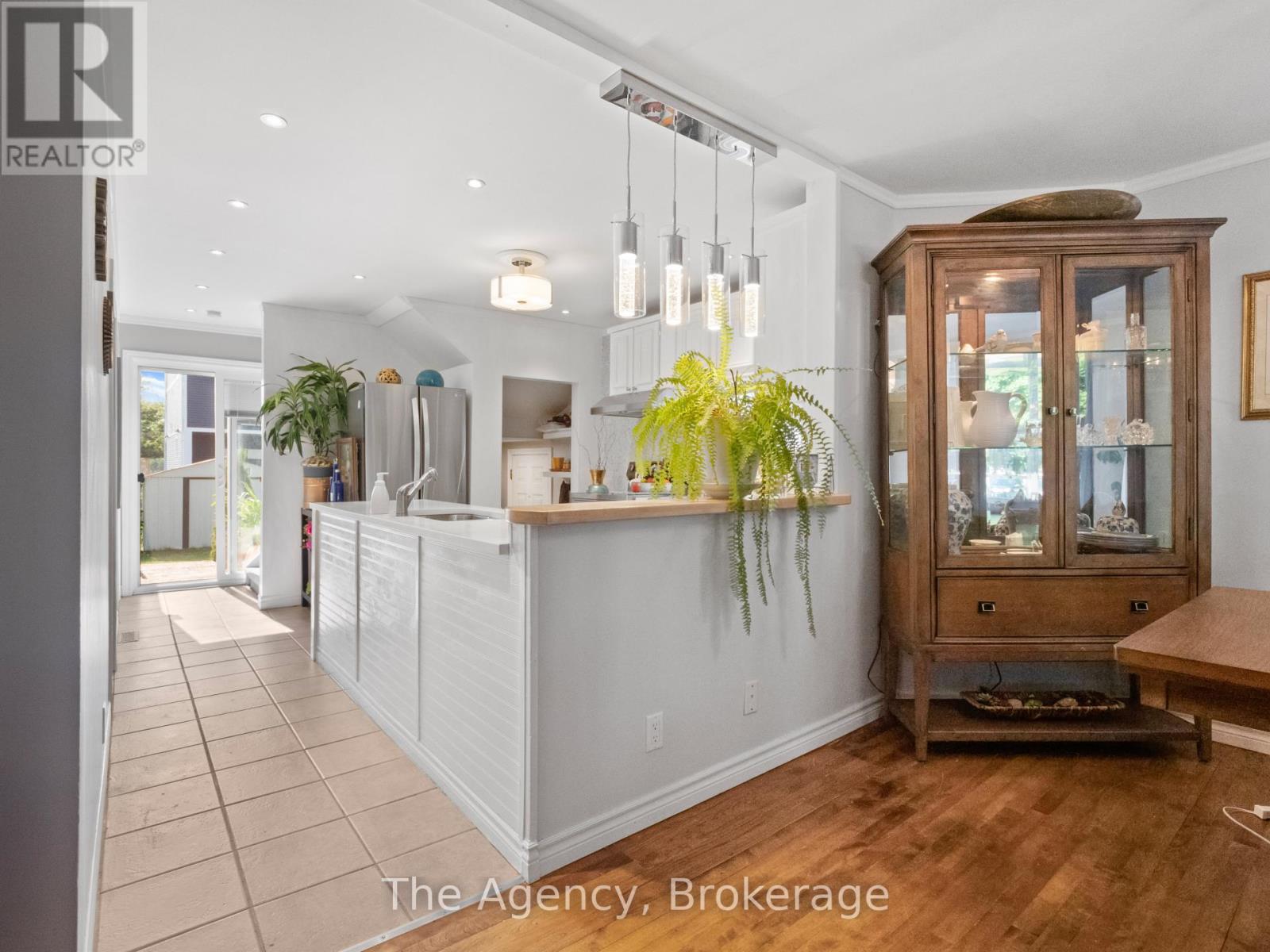 Photo 10 of 36 Afton Avenue, Welland ON