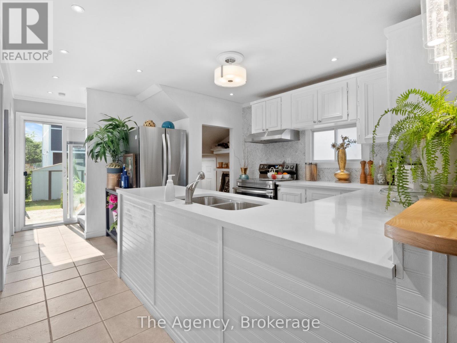 Photo 11 of 36 Afton Avenue, Welland ON