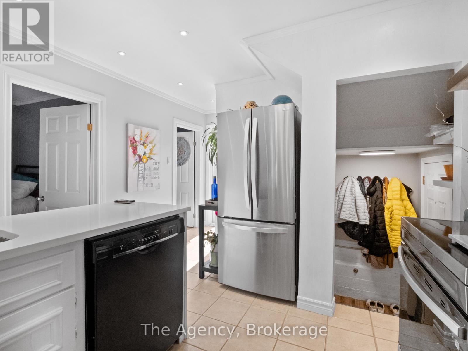 Photo 12 of 36 Afton Avenue, Welland ON