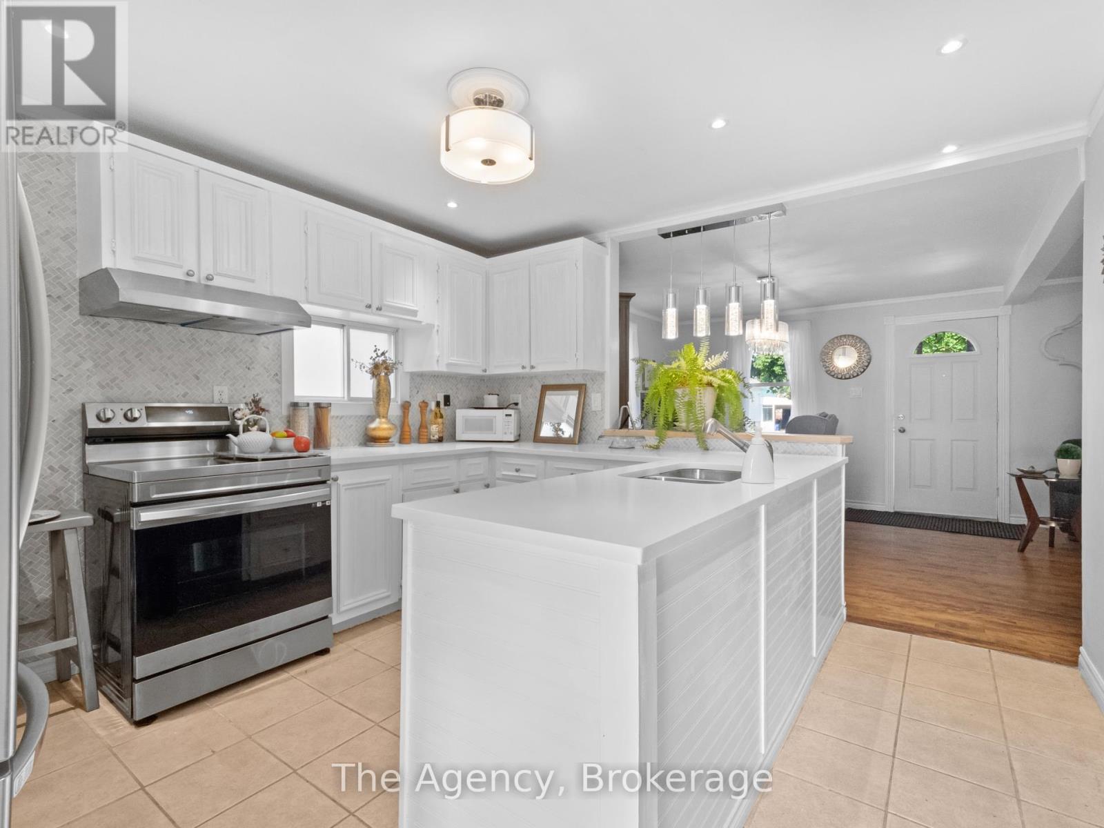 Photo 13 of 36 Afton Avenue, Welland ON
