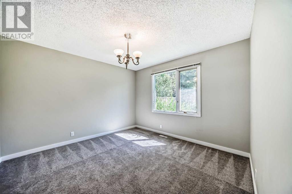 Single Family House 4 Level for Sale in  Hawksbrow Drive NW Hawkwood Calgary 