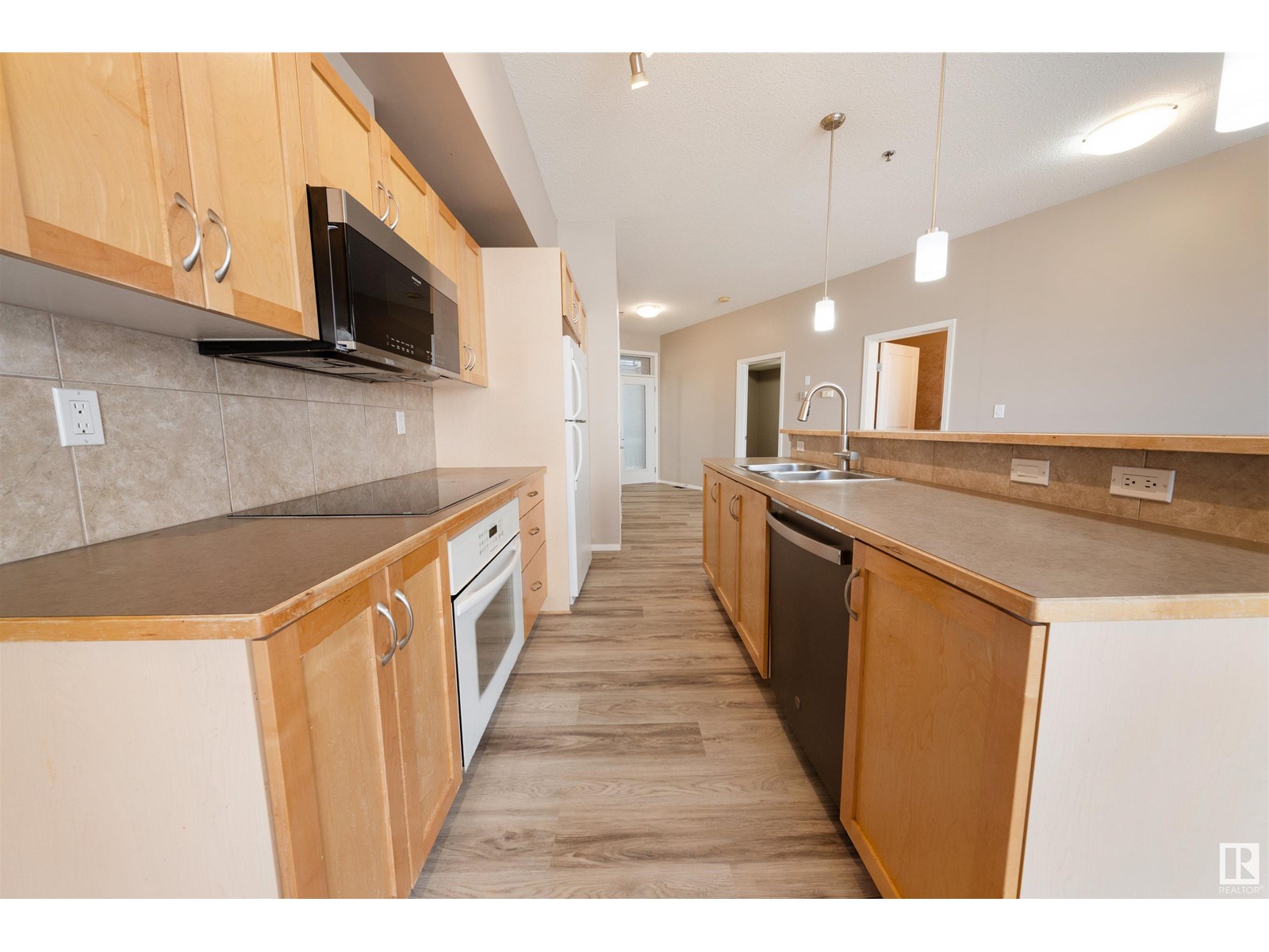 Photo 5 of 231 4831 104 A St Nw Nw, Edmonton AB