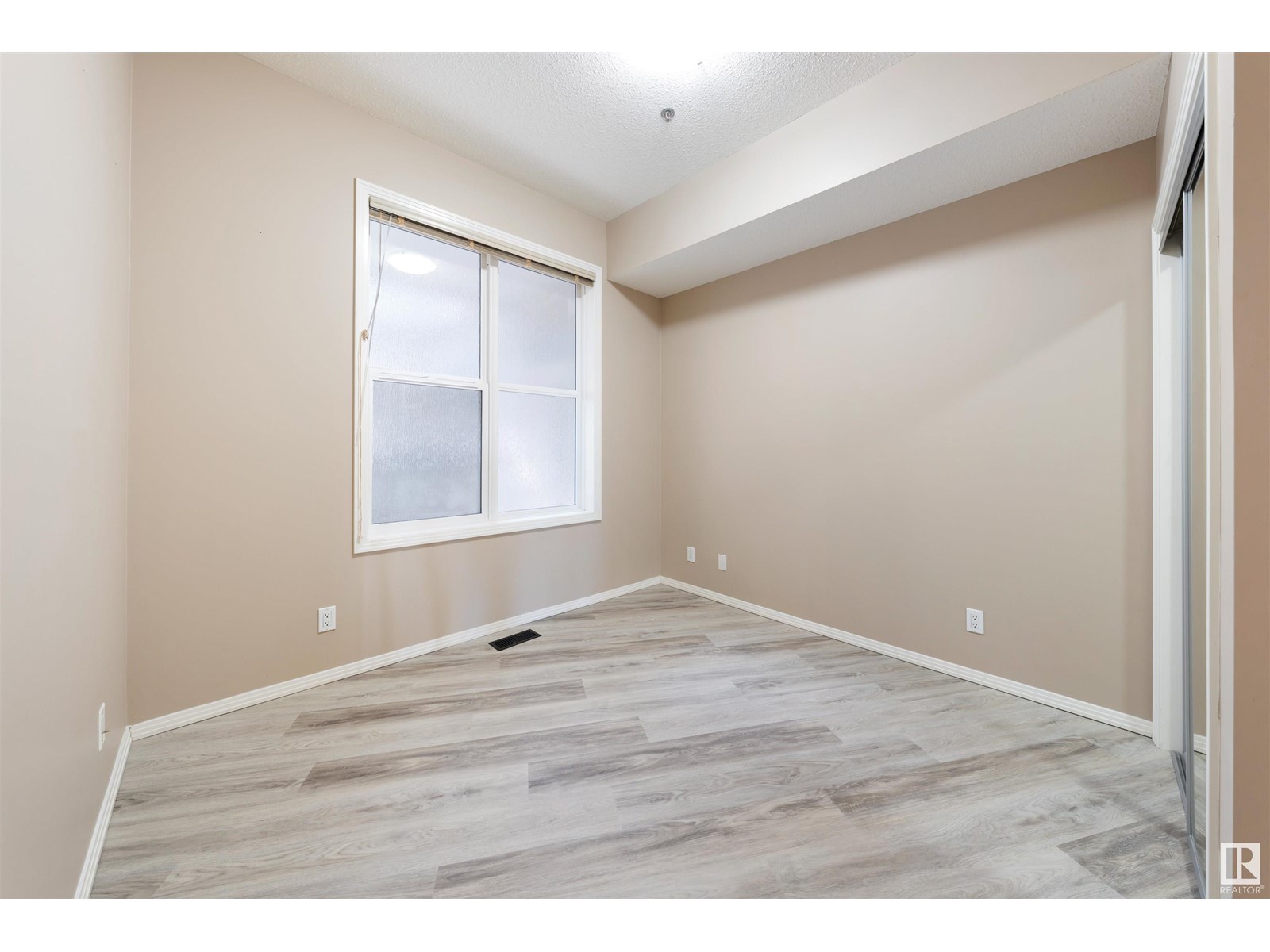 Photo 18 of 231 4831 104 A St Nw Nw, Edmonton AB