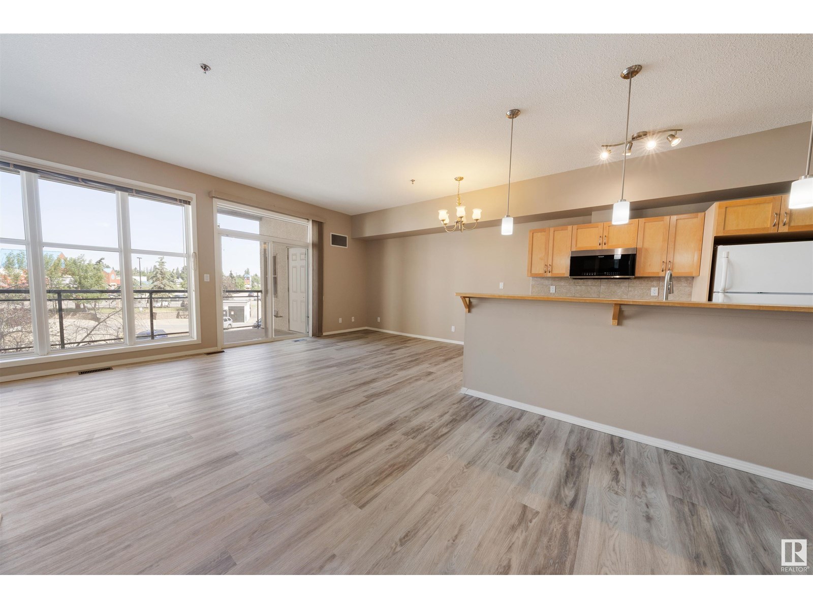 Photo 8 of 231 4831 104 A St Nw Nw, Edmonton AB