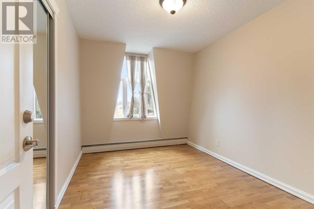 Single Family House for Sale in   Cedar Crescent SW Spruce Cliff Calgary 