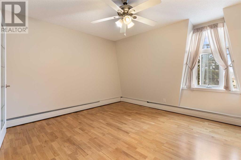 Single Family House for Sale in   Cedar Crescent SW Spruce Cliff Calgary 
