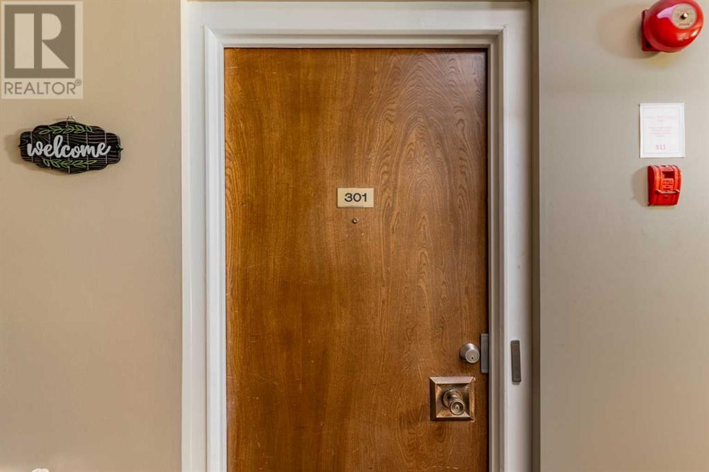 Single Family House for Sale in   Cedar Crescent SW Spruce Cliff Calgary 