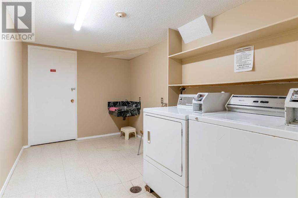 Single Family House for Sale in   Cedar Crescent SW Spruce Cliff Calgary 