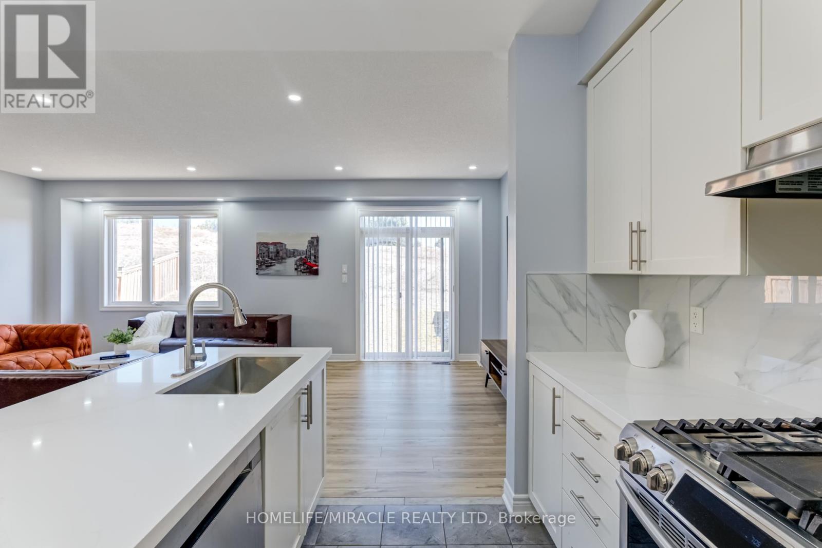 Photo 40 of 57 Sutcliffe Way, New Tecumseth ON