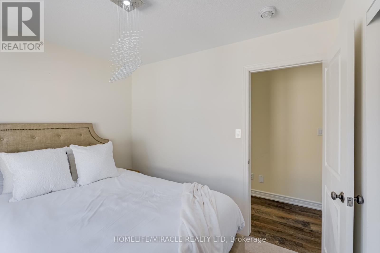 Photo 6 of 57 Sutcliffe Way, New Tecumseth ON
